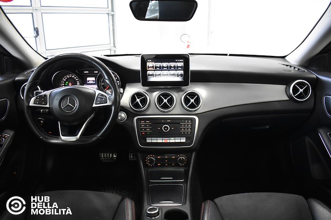 MERCEDES-BENZ CLA 180 d Automatic Premium